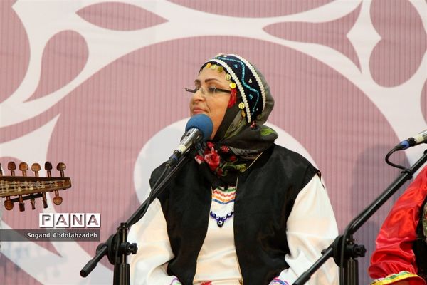 کنسرت گروه موسیقی ماهتو