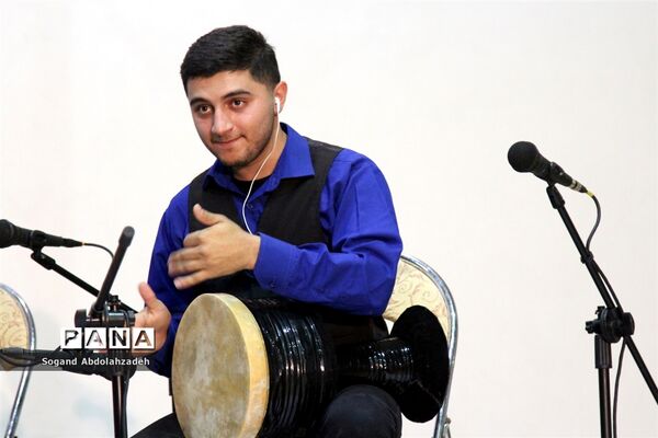 کنسرت گروه موسیقی ماهتو