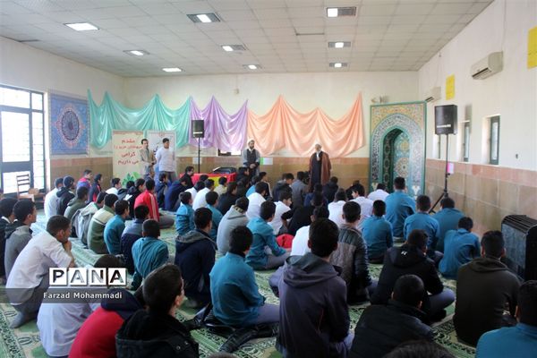 حضور امام جمعه چهاردانگه در دبیرستان سروش