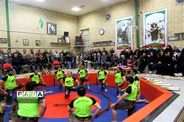 مراسم تجلیل از استاد احمد عزتی پرور در سالن ورزش باستانی ناحیه یک قم