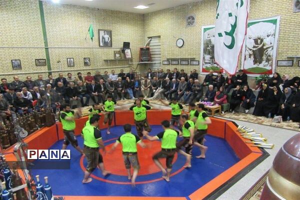 مراسم تجلیل از استاد احمد عزتی پرور در سالن ورزش باستانی ناحیه یک قم