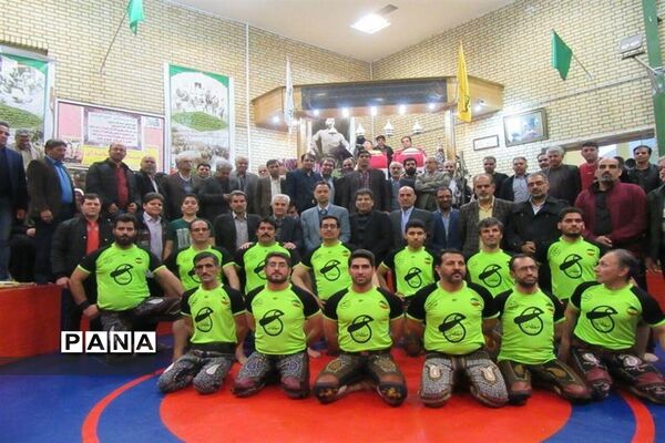 مراسم تجلیل از استاد احمد عزتی پرور در سالن ورزش باستانی ناحیه یک قم