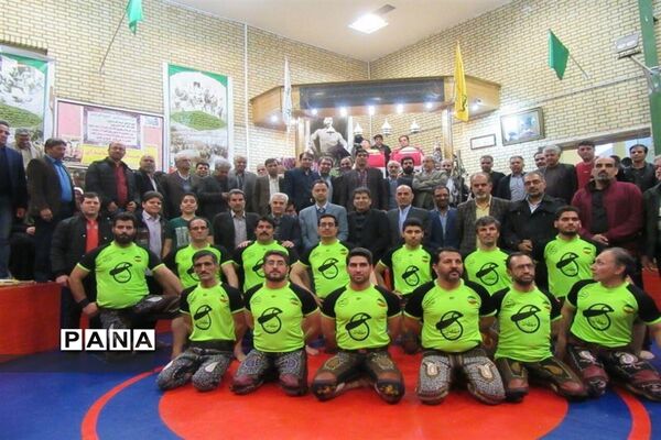 مراسم تجلیل از استاد احمد عزتی پرور در سالن ورزش باستانی ناحیه یک قم