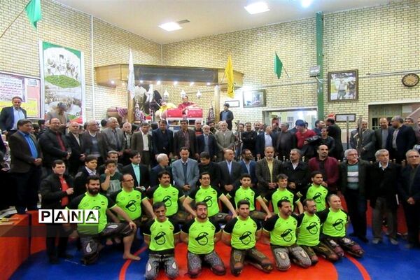 مراسم تجلیل از استاد احمد عزتی پرور در سالن ورزش باستانی ناحیه یک قم