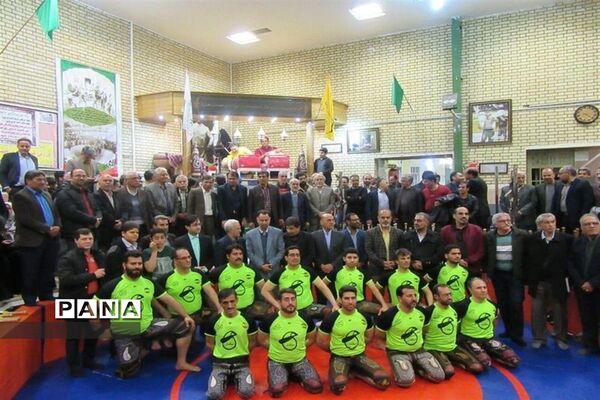 مراسم تجلیل از استاد احمد عزتی پرور در سالن ورزش باستانی ناحیه یک قم