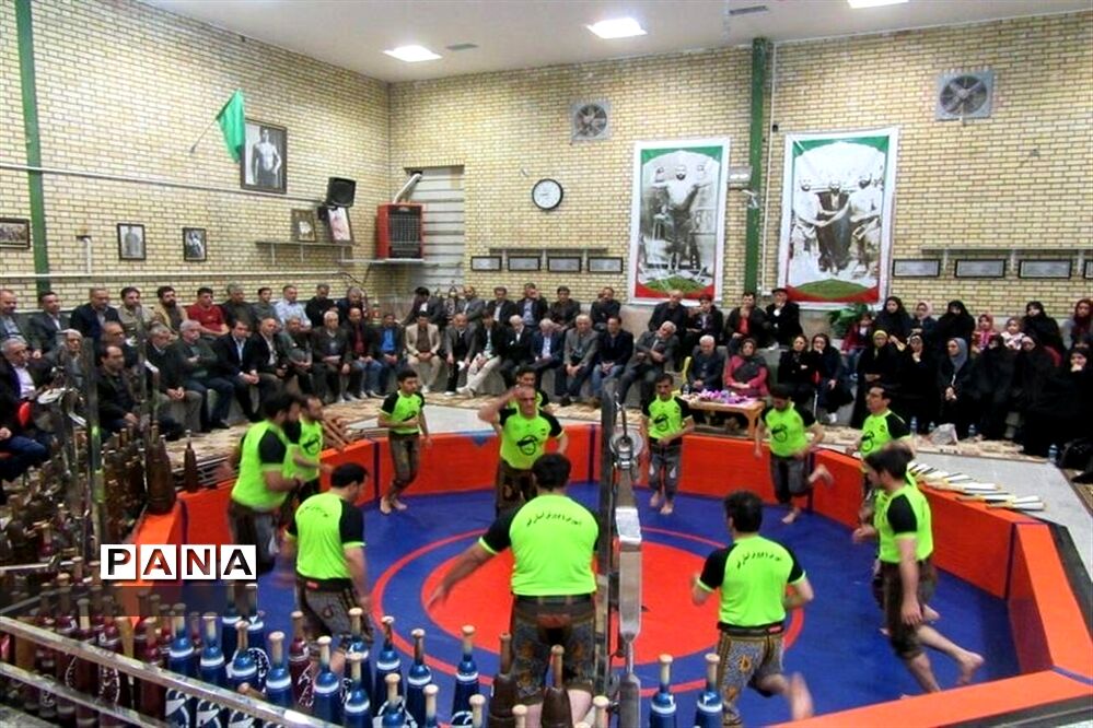مراسم تجلیل از استاد احمد عزتی پرور در سالن ورزش باستانی ناحیه یک قم