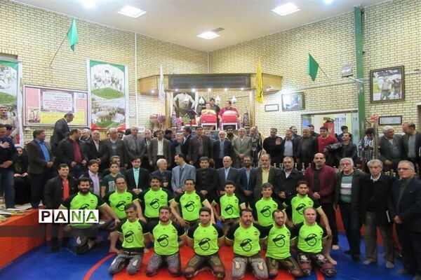 مراسم تجلیل از استاد احمد عزتی پرور در سالن ورزش باستانی ناحیه یک قم