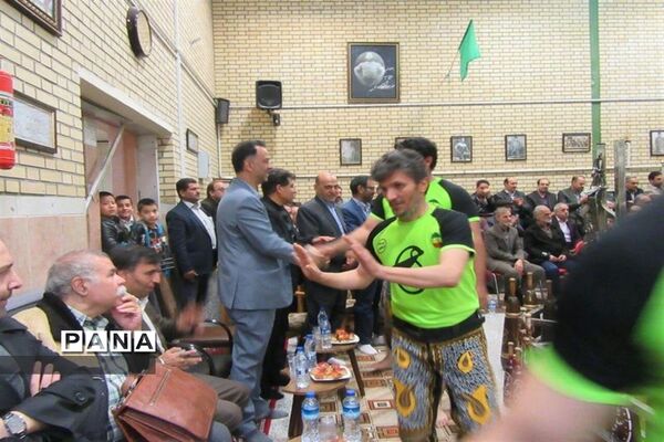 مراسم تجلیل از استاد احمد عزتی پرور در سالن ورزش باستانی ناحیه یک قم