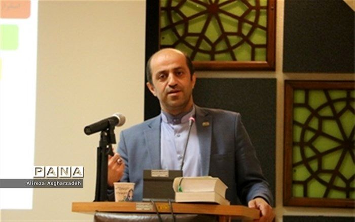 مدیر کل دفتر آموزش‌های‌ کاردانش آموزش و پرورش: وجود یک نهاد سیاست‌گذار در امر کارآفرینی ضروری است