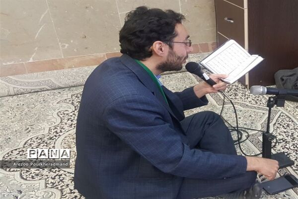 برگزاری دعای ندبه دانش آموزی در دبیرستان فرزانگان حکیم زاده ناحیه یک یزد