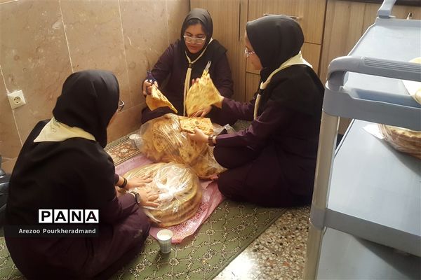 برگزاری دعای ندبه دانش آموزی در دبیرستان فرزانگان حکیم زاده ناحیه یک یزد