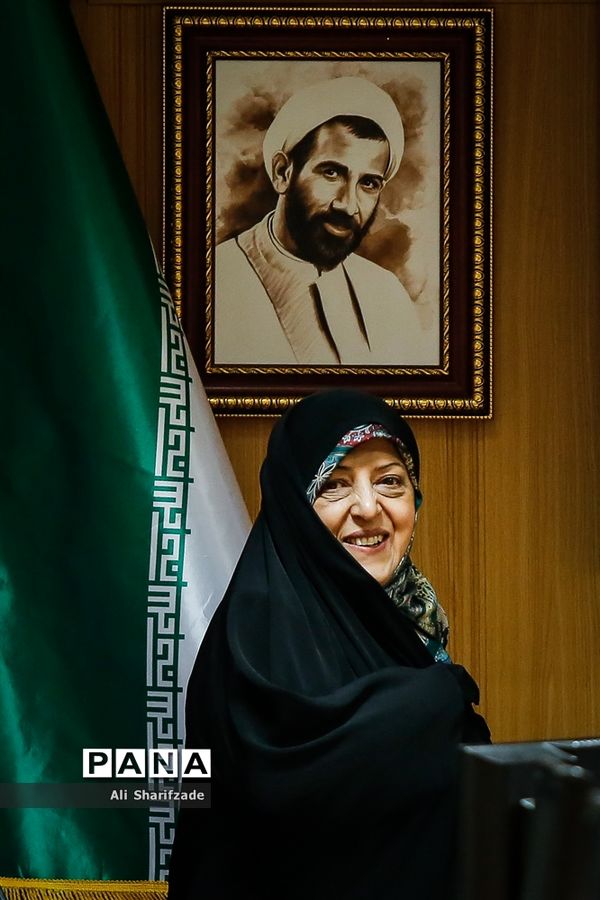 نشست گفت‌وگوی بین نسلی