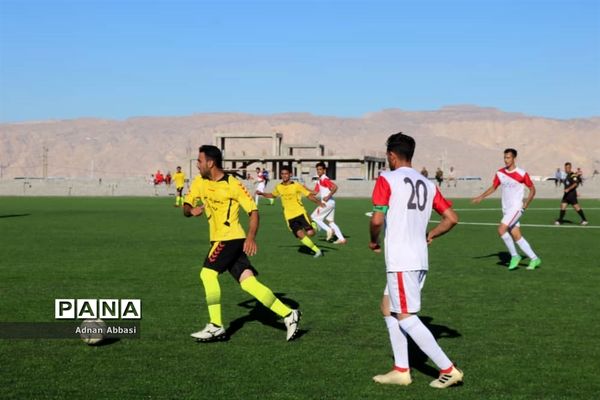 دیدار تیم های ارشاد گله‌دار و  قیر و کارزین