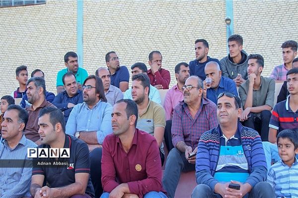 دیدار تیم های ارشاد گله‌دار و  قیر و کارزین