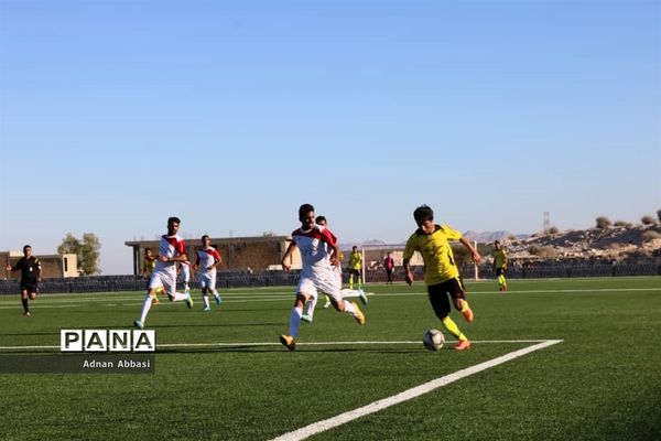 دیدار تیم های ارشاد گله‌دار و  قیر و کارزین