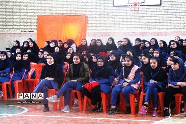 المپیاد درون مدرسه‌ای دبیرستان نمونه کاشی نیلوفر
