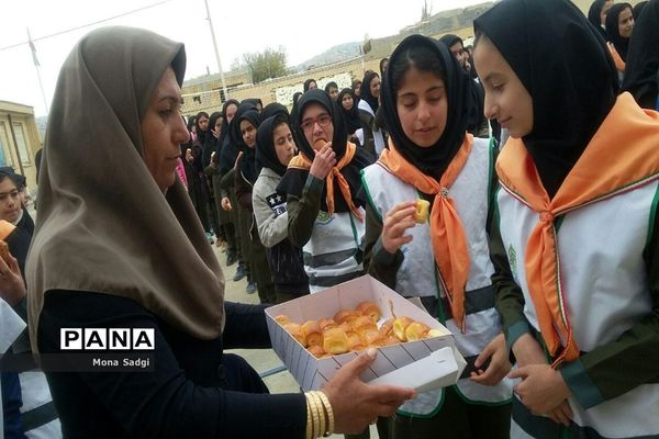 جشن میلاد پیامبر (ص) در مدارس شهرستان راز وجرگلان خراسان  شمالی