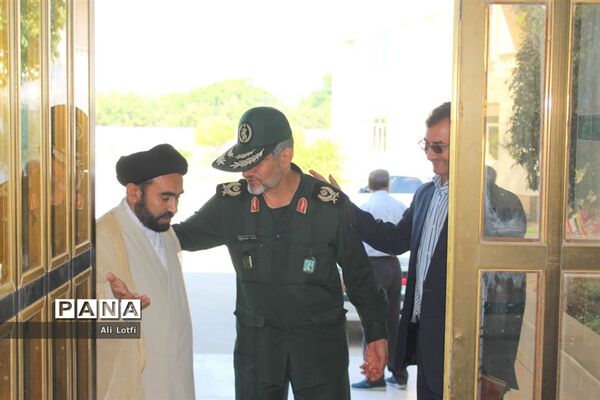 همایش وحدت  اهل سنت و شیعه به میزبانی منطقه دوم نیروی دریایی سپاه بوشهر