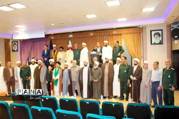 همایش وحدت  اهل سنت و شیعه به میزبانی منطقه دوم نیروی دریایی سپاه بوشهر