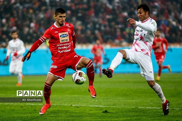 دیدار تیم های پرسپولیس و تراکتورسازی