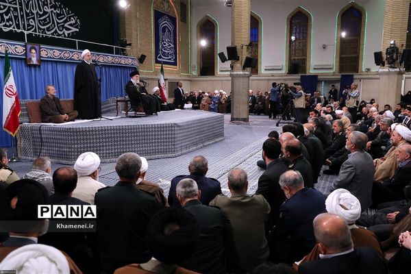 دیدار مسئولان نظام و میهمانان کنفرانس وحدت اسلامى‌ با مقام معظم رهبری