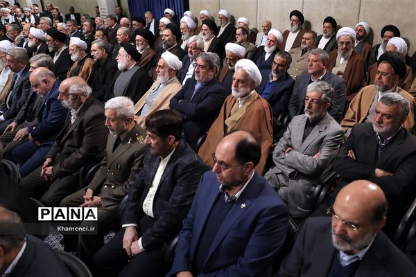 دیدار مسئولان نظام و میهمانان کنفرانس وحدت اسلامى‌ با مقام معظم رهبری