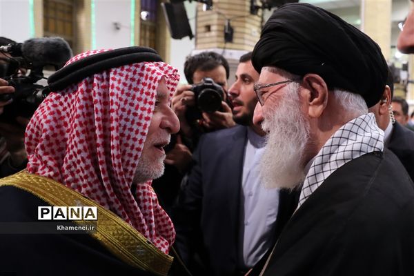 دیدار مسئولان نظام و میهمانان کنفرانس وحدت اسلامى‌ با مقام معظم رهبری