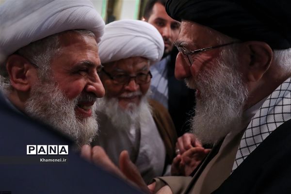 دیدار مسئولان نظام و میهمانان کنفرانس وحدت اسلامى‌ با مقام معظم رهبری