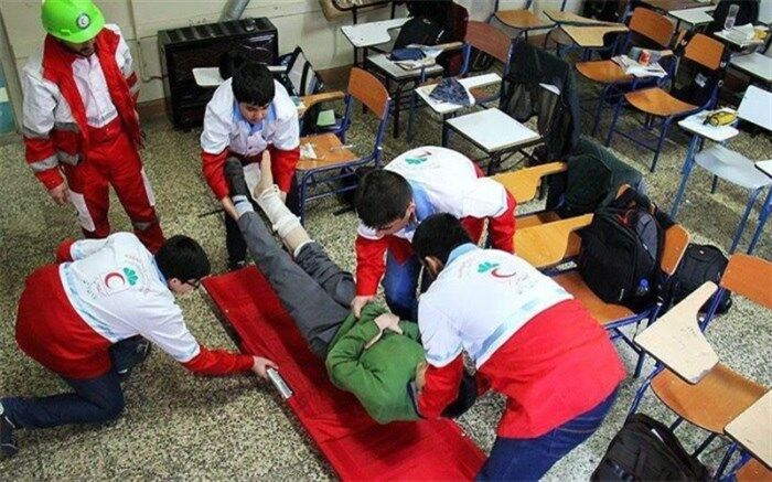 تشکیل کانون های دانش آموزی هلال احمر باعث افزایش تاب آوری و رسیدن به جامعه ایمن می‌شود