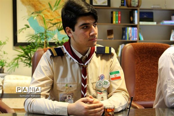 دیدار اعضای سازمان دانش‌آموزی مازندران با استاندار