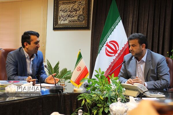دیدار اعضای سازمان دانش‌آموزی مازندران با استاندار