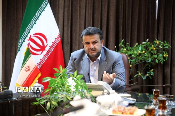 دیدار اعضای سازمان دانش‌آموزی مازندران با استاندار