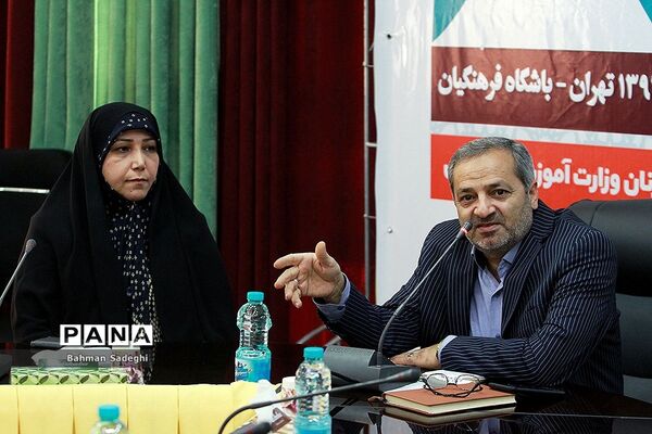 نشست علمی  تخصصی تاثیر فضای مجازی بر دختران دانش‌آموز