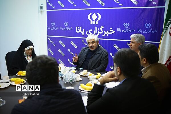 بازدید معاون توسعه مدیریت پشتیبانی وزارت آموزش و پرورش از خبرگزاری پانا