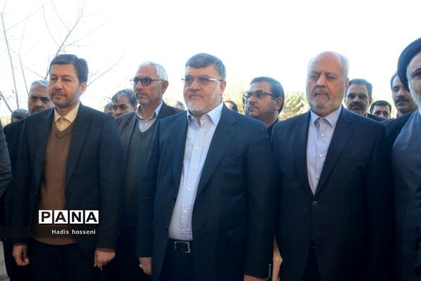ادای احترام استاندار جدید خراسان جنوبی  به مقام شامخ شهدا