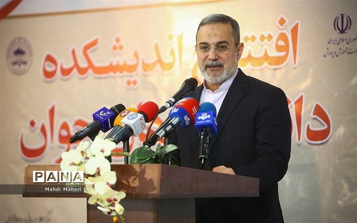 وزیر آموزش‌وپرورش: خطای گروه‌گروه کردن بچه‌ها در آموزش عمومی باید کاهش یابد