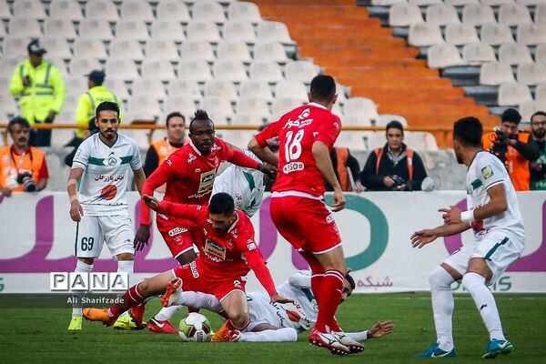 دیدار تیم های پرسپولیس و ذوب آهن