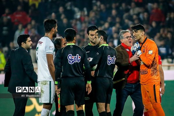 دیدار تیم های پرسپولیس و ذوب آهن