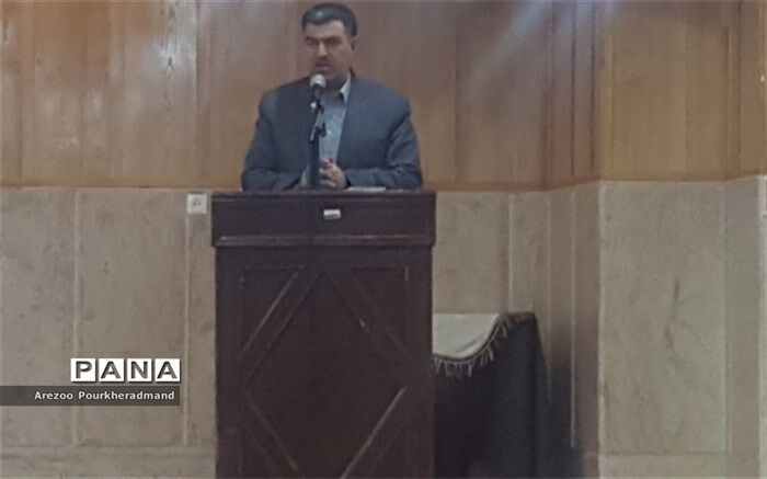 روح آموزش باید تربیتی باشد