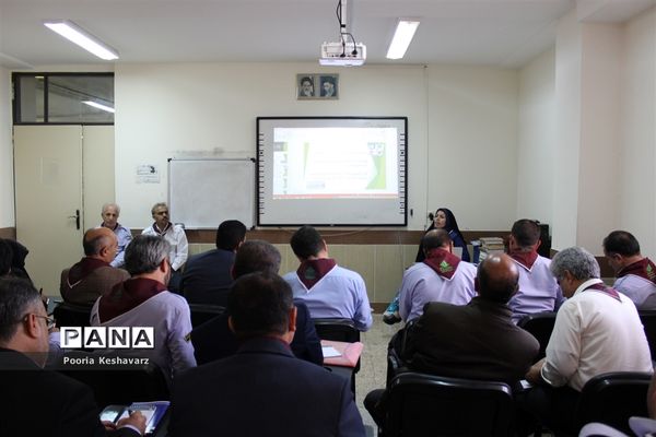 کارگاه‌های آموزشی برای مسئولان سازمان دانش آموزی استان فارس