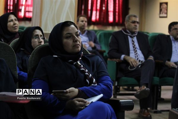 کارگاه‌های آموزشی برای مسئولان سازمان دانش آموزی استان فارس