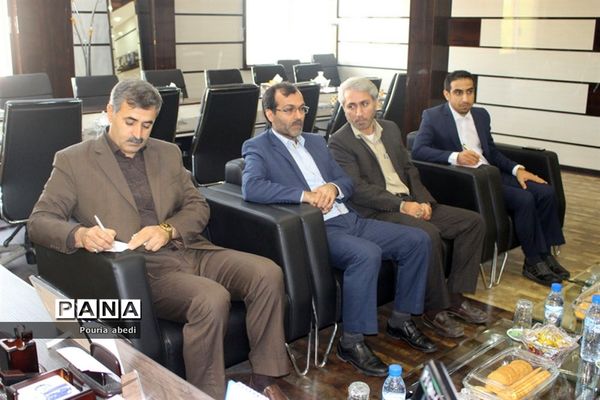 نشست مسئولان موسسه ترویج قرآن با مدیرکل  آموزش و پرورش استان بوشهر