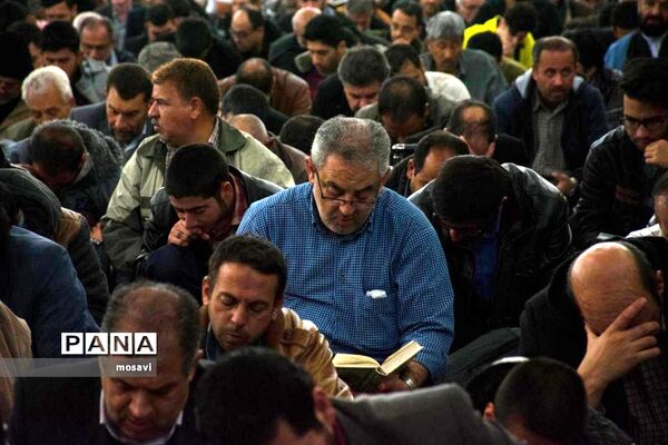 دعای ندبه در مسجد مقدس جمکران