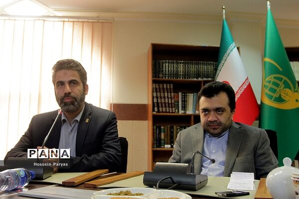 دیدار معاون حقوقی و امور مجلس آموزش و پرورش با اعضای اتحادیه انجمن‌های اسلامی