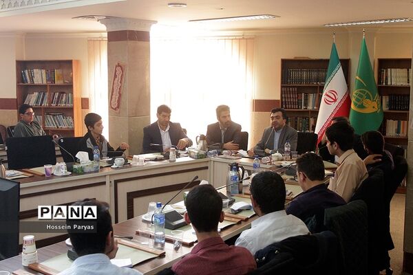 دیدار معاون حقوقی و امور مجلس آموزش و پرورش با اعضای اتحادیه انجمن‌های اسلامی