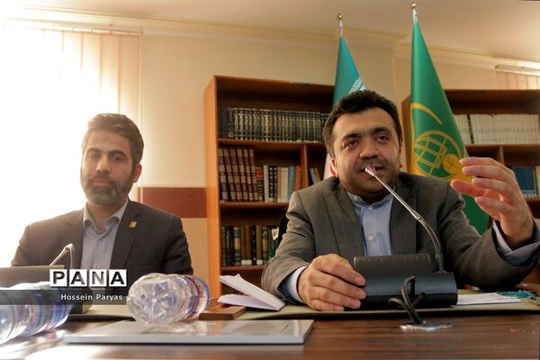 دیدار معاون حقوقی و امور مجلس آموزش و پرورش با اعضای اتحادیه انجمن‌های اسلامی