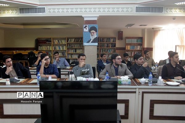 دیدار معاون حقوقی و امور مجلس آموزش و پرورش با اعضای اتحادیه انجمن‌های اسلامی