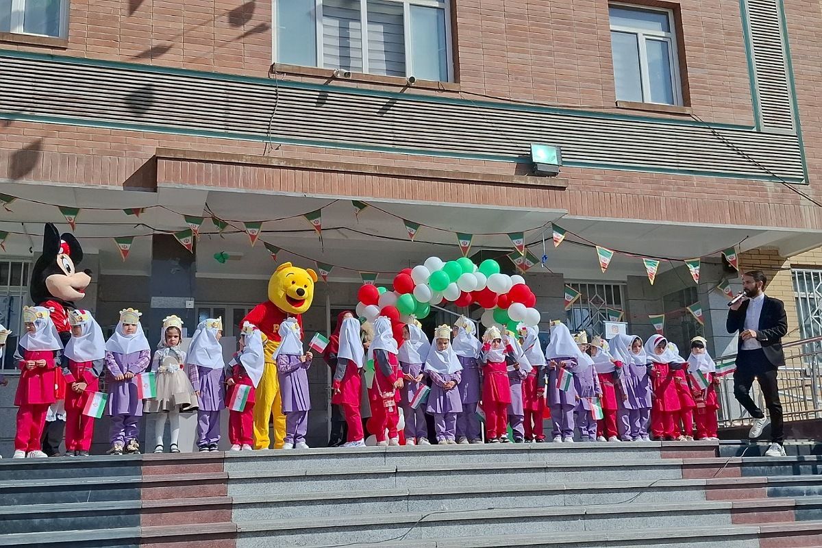 برگزاری جشن غنچه ها در آموزشگاه حضرت زینب(س)