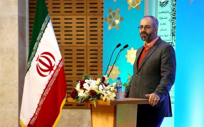 محسن مومنی شریف: زرویی نصرآباد شاعری صمیمی و مسلط بر ادبیات بود