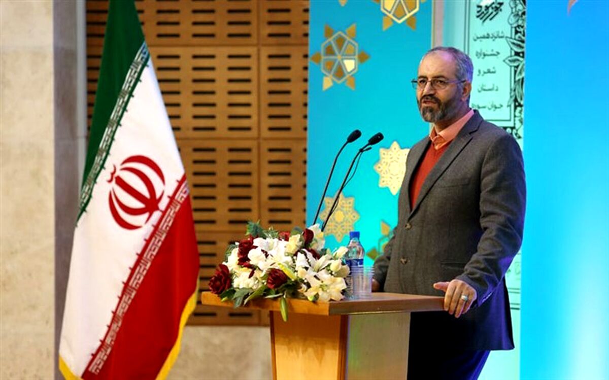 محسن مومنی شریف: زرویی نصرآباد شاعری صمیمی و مسلط بر ادبیات بود